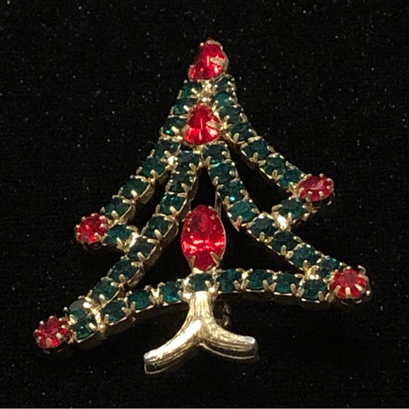 Gold tone Christmas tree brooch with red & green prong set rhinestones - Picture 5 of 8
